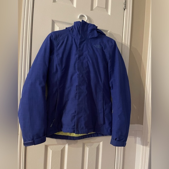 The north face coat medium - Picture 2 of 3